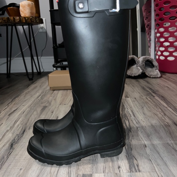 Hunter Original Tall Rain Boots - US 6 WOMEN - Picture 2 of 7